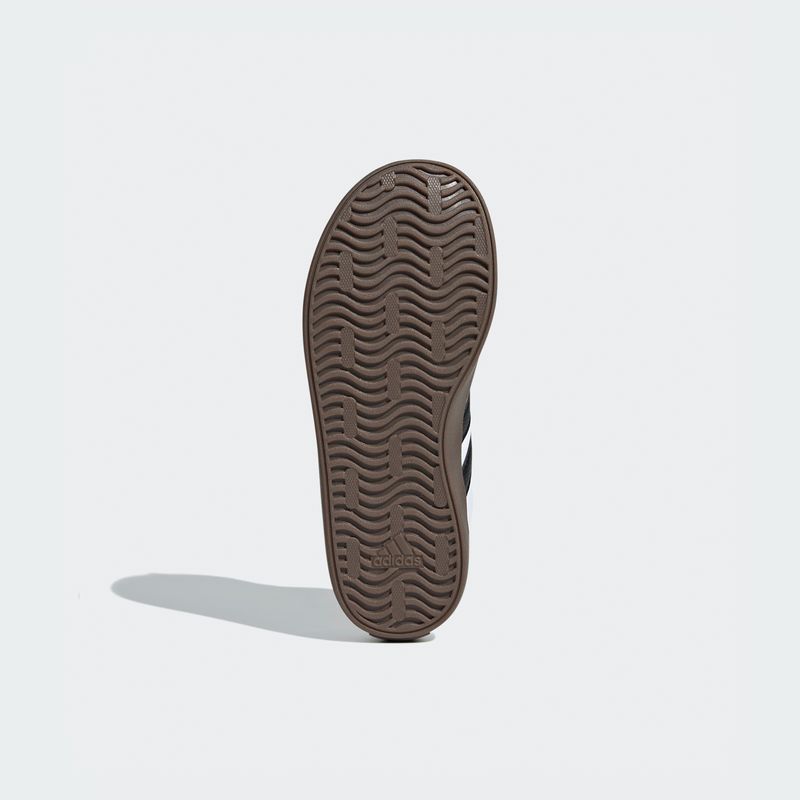 ID9155_4_FOOTWEAR_Photography_Bottom-View_grey